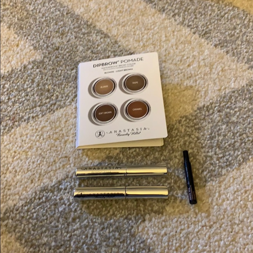 NEW Anastasia Clear Brow Gel